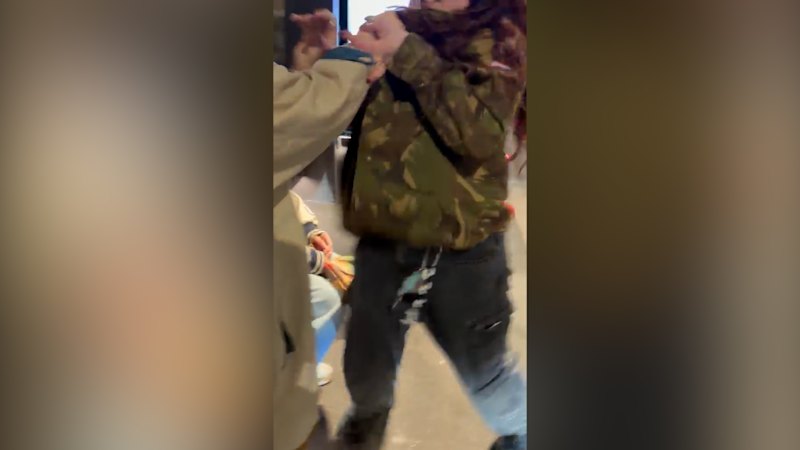 Chinese international students confronted with alleged racial abuse in Sydney CBD