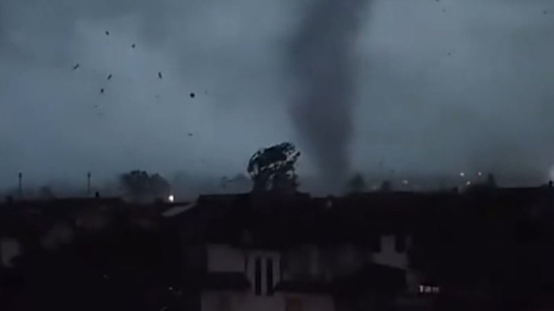 Video: Kasırga kuzey İtalya'yı vurdu