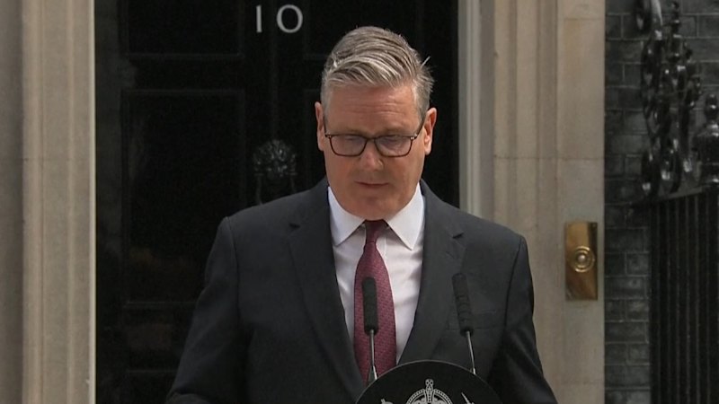 UK prime minister resigns