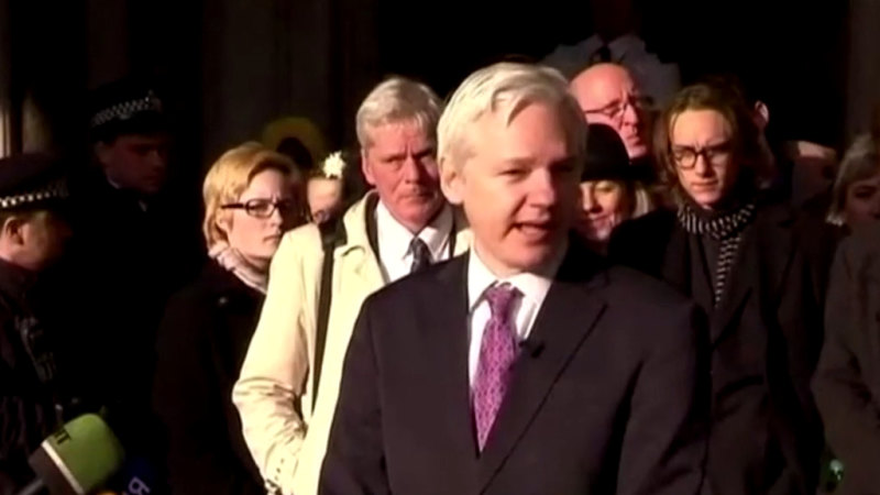 İngiliz hükümeti Julian Assange'ın iadesini emretti