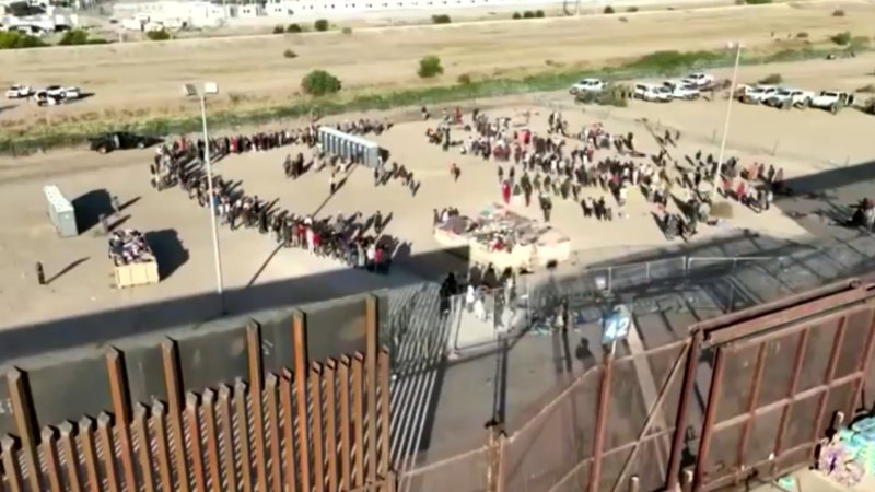 Binlerce kişi ABD sınır krizine sığınıyor