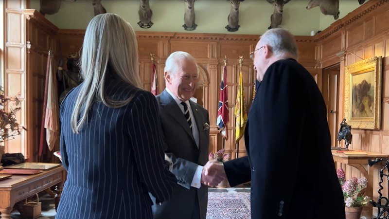 Video: Anthony Albanese Meets King Charles at Balmoral