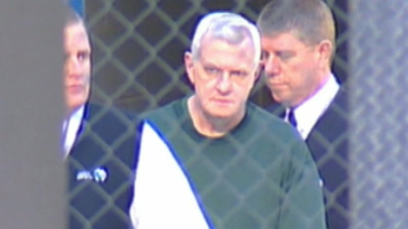 Zloglasni morilec otrok Bevan Spencer von Einem v kritičnem stanju v bolnišnici