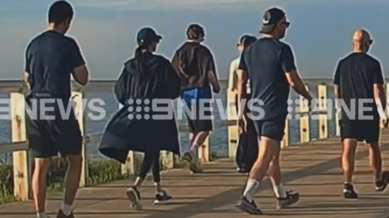 Meghan takes a stroll in Bronte