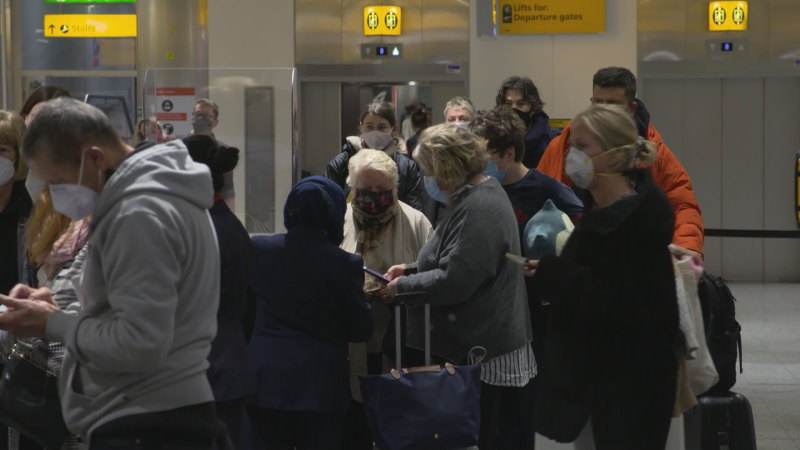 Australians travelling to the UK warned of delays