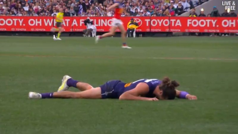 Dockers captain goes down with horror Achilles injury