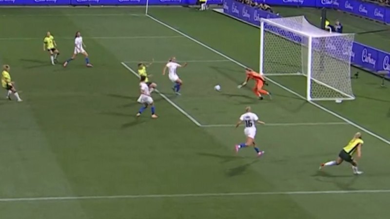 Slovenia's scramble denies Carpenter's rapid run