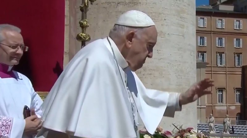 Papa Francis, Paskalya kutsaması sırasında Ukrayna'da barış çağrısında bulundu