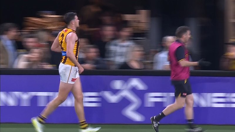 Mitch Lewis leaves Perth match after shoulder injury