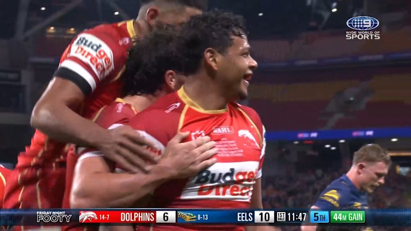 Dolphins score Selwyn Cobbo try as Cameron Smith praises the effort