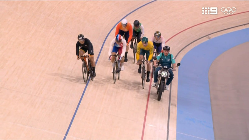 Cyclist disqualified for 'ridiculous mistake' in keirin