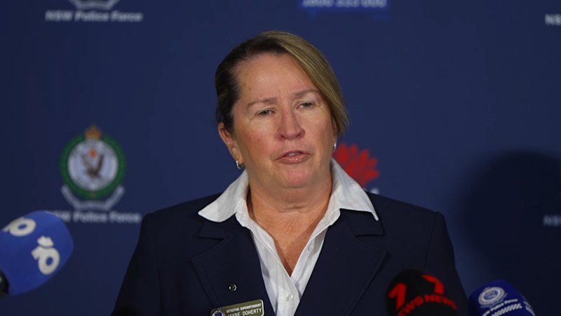 Man charged after sex worker allegedly sexually assaulted, robbed at knifepoint