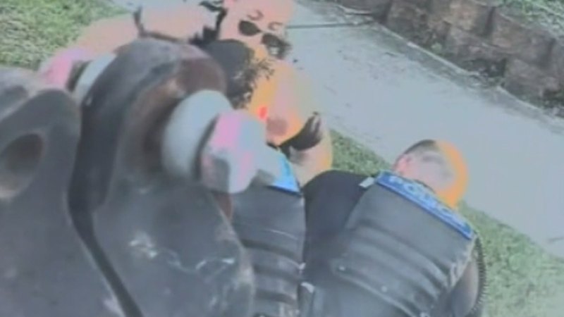 Two accused car thieves charged in Queensland