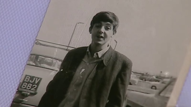 Antiques expert stunned by original Beatles photographs