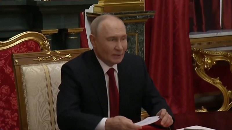 Putin meets Trump negotiators in fresh ceasefire bid