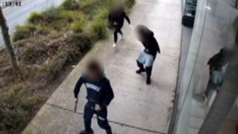 Mladoletniki obtoženi zaradi domnevnega spopada z mačetami