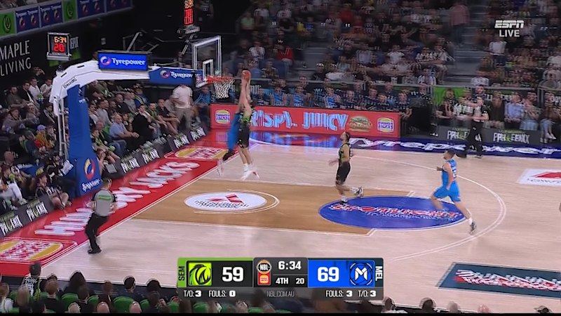Cole Anthony suffers apparent knee injury late in Melbourne United–Phoenix derby