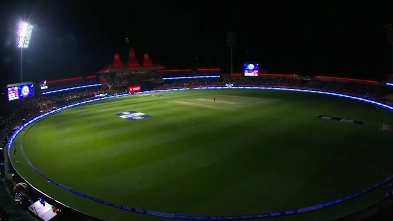 Aussie players, coaches fleeing India