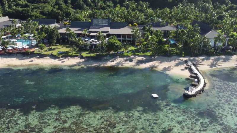 Australians in hospital after drinking at Fiji resort