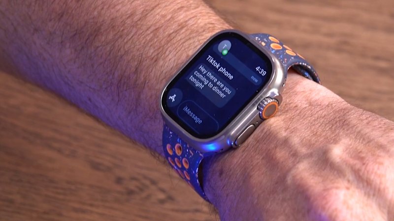 Phones, smartwatches and earbuds to be banned in every Victorian classroom