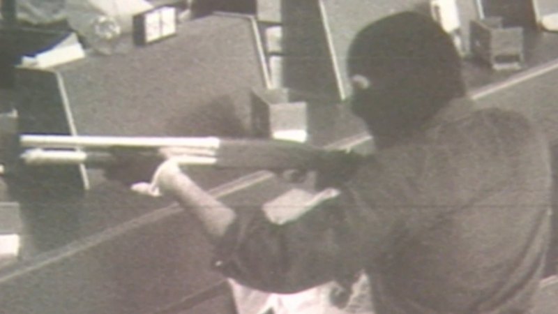 'Postcard Bandit' plotting a fresh bid for freedom