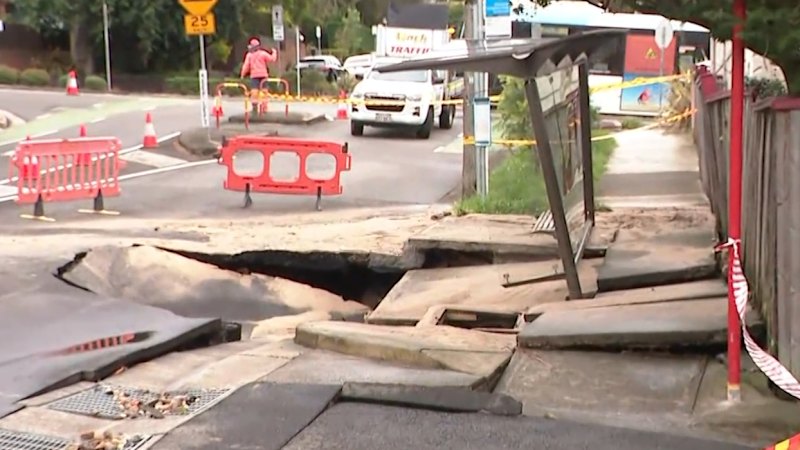 More than 20,000 properties affected as pipe bursts off Sydney Harbour
