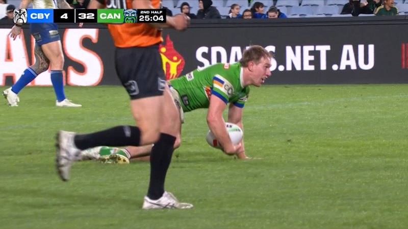 Zac Hosking scores hat-trick against the Bulldogs