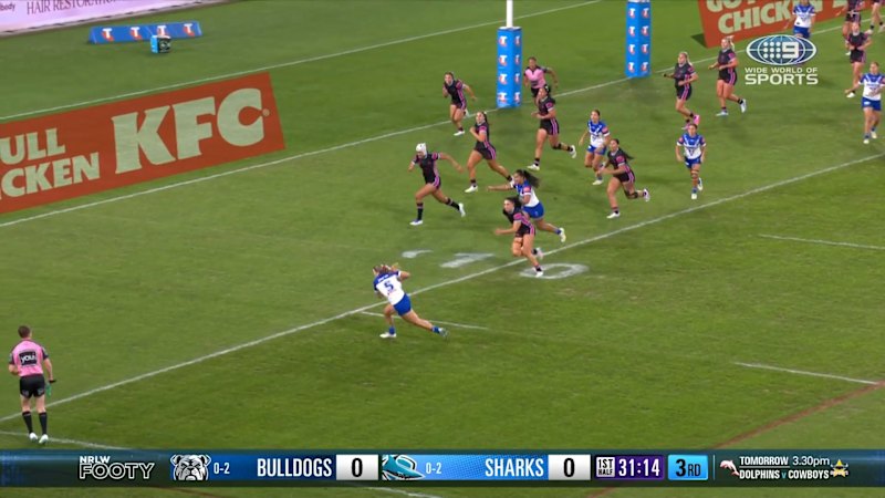 Elizabeth MacGregor scores for Canterbury against Cronulla