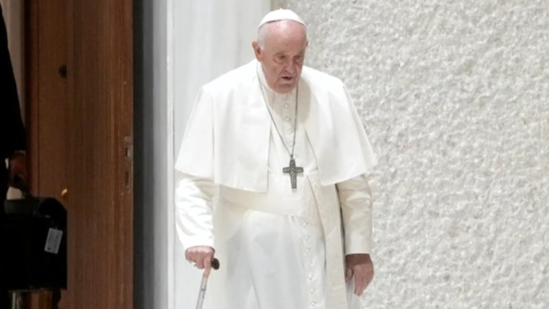 Pope Francis makes ‘slight improvement’ but still critical, says Vatican