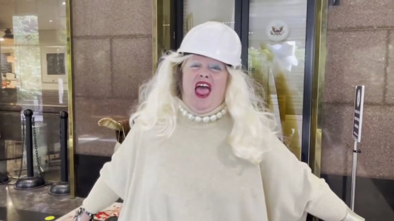 Protesters target American consulate in Melbourne