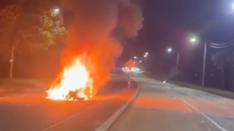 Hume Highway closed overnight after Villawood crash involving snapped power pole