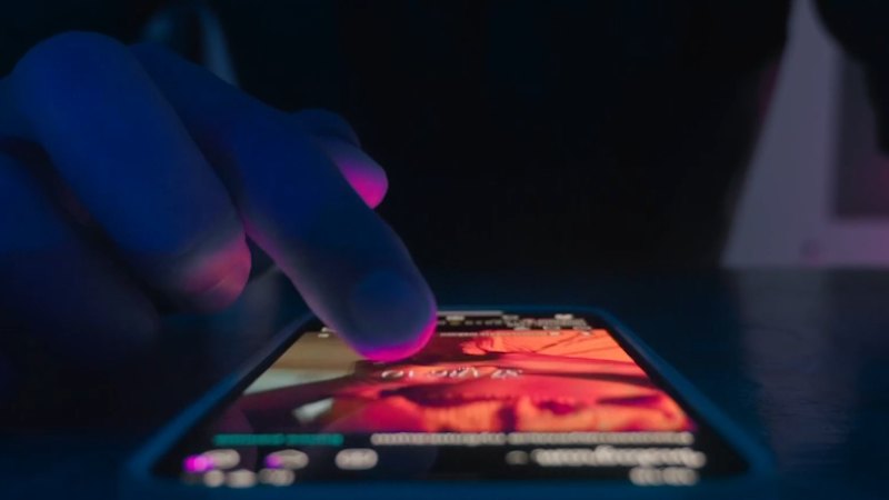 UK restricts teen social media