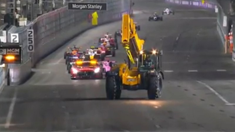 Na dirki F1 v Las Vegasu skorajšnja nesreča s kranom