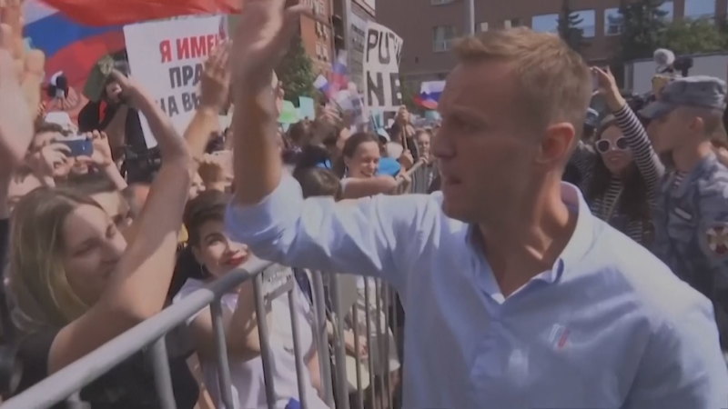 Tributes flow for Russian opposition Alexei Navalny