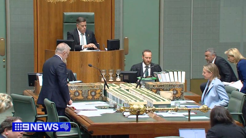 Federal parliament to return for emergency session