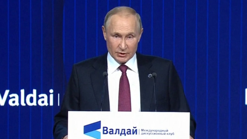 Vladimir Putin konuşmasında Batı'yı hedef alıyor