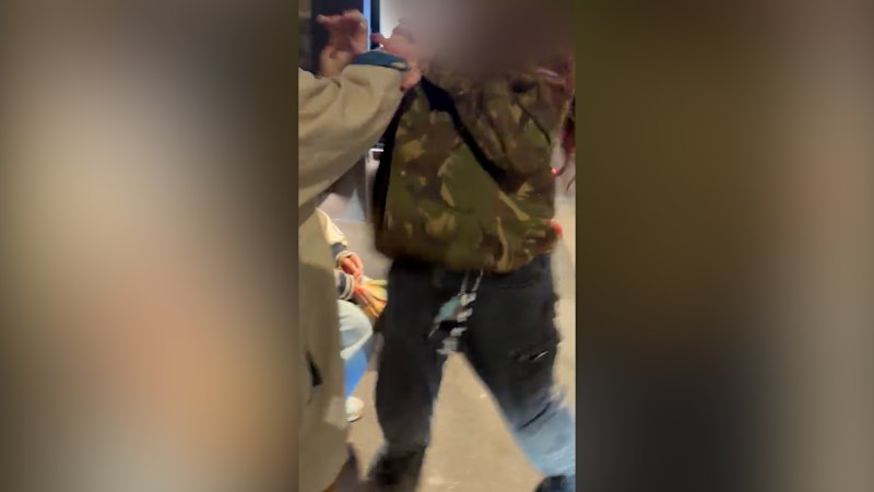 Chinese international students confronted with alleged racial abuse in Sydney CBD