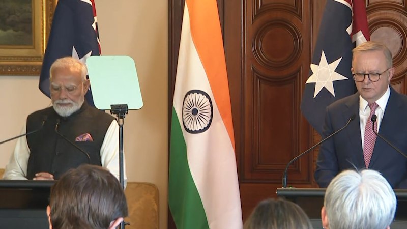 Indian PM lands in Melbourne