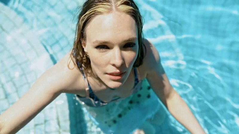 Holly Hebe releases music video for ‘Swimsuit’