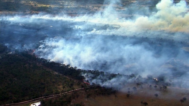 Bushfires threaten homes in Queensland