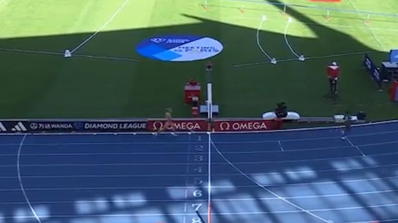 Hull obliterates Australian 1500m record