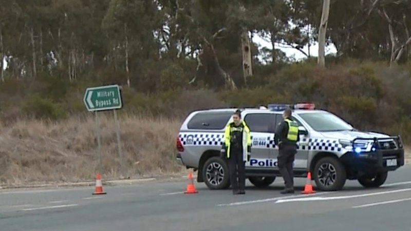 Three people dead after five-vehicle collision on Victorian highway 