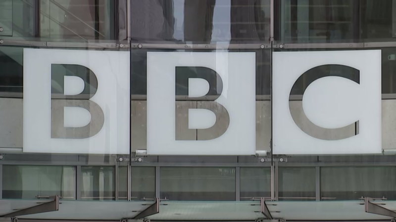 İkinci kişi, askıya alınan BBC sunucusu hakkındaki iddiaları yayınladı