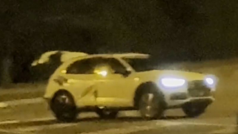 Police pursue stolen SUV on Gold Coast