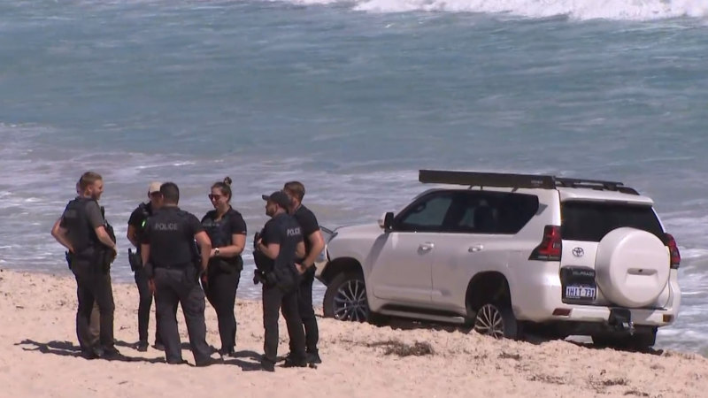 Perth police pursuit ends in the ocean