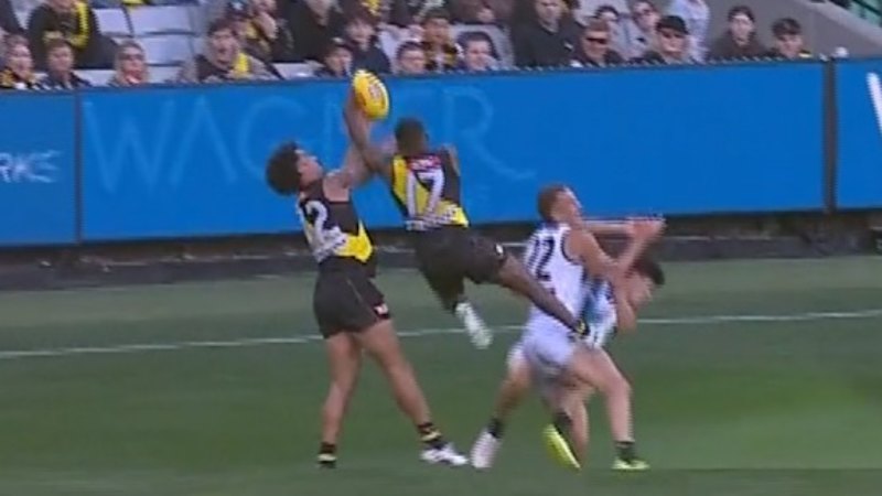 Maurice Rioli jnr takes a hanger