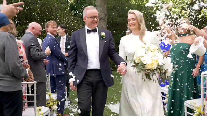 Anthony Albanese marries Jodie Haydon at the Lodge
