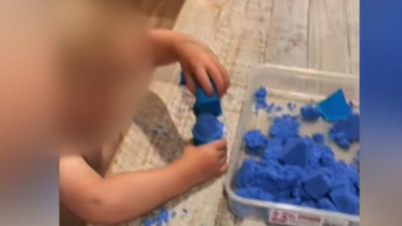 Južnoavstralski davkoplačevalci bodo plačali velik račun zaradi onesnaženega peska