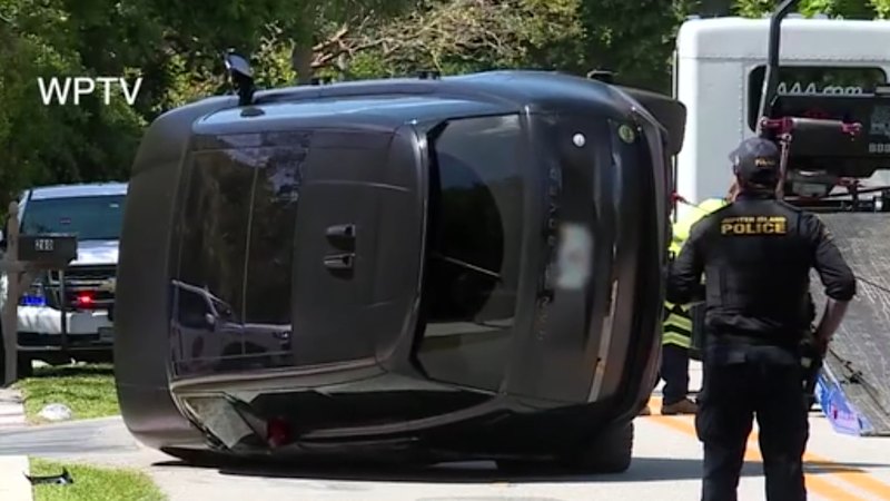 New details about Tiger Woods car crash