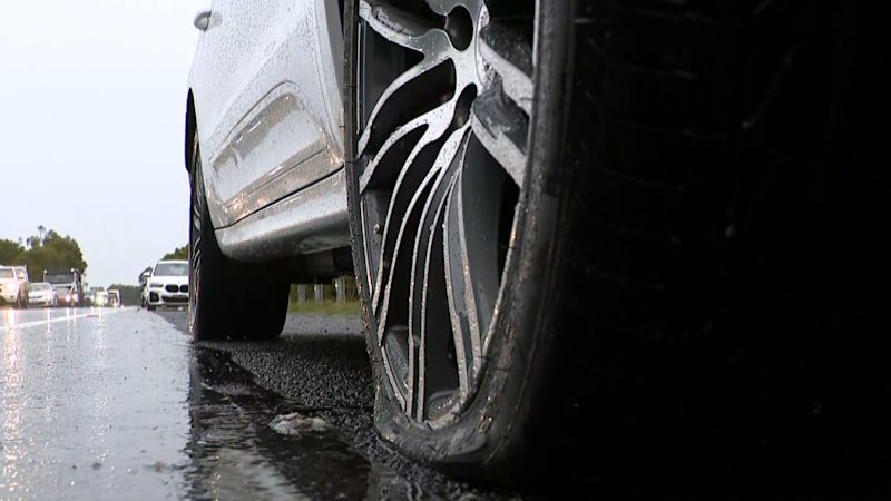 Monster pothole causes traffic chaos in Victoria
